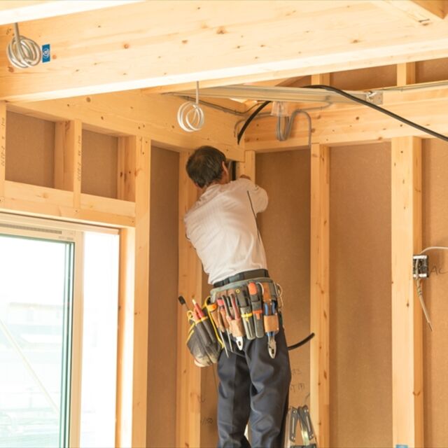 ガルバリウム鋼板で建物を守ります